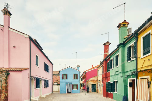 Preview: Traditional multi colored houses and courtyard, Burano, Venice, Italy