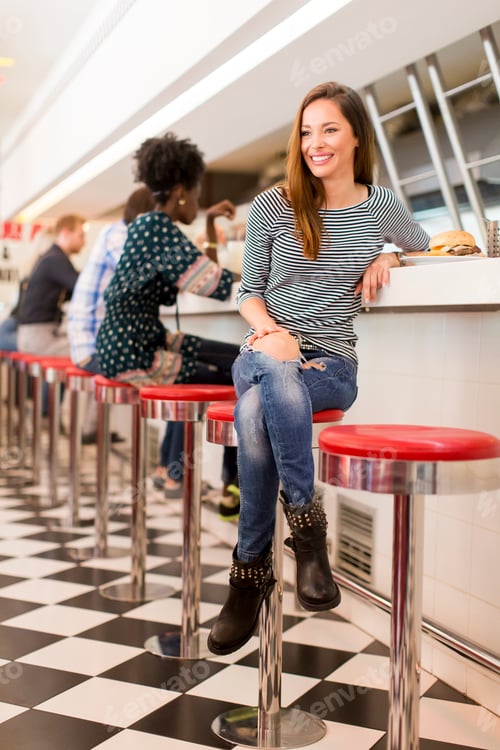 Preview: Woman in diner
