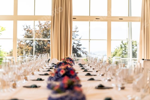Preview: Table arrangement with flowers