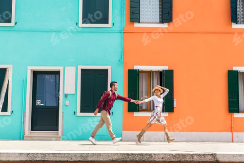 Preview: Couple travelling in Venice, Italy