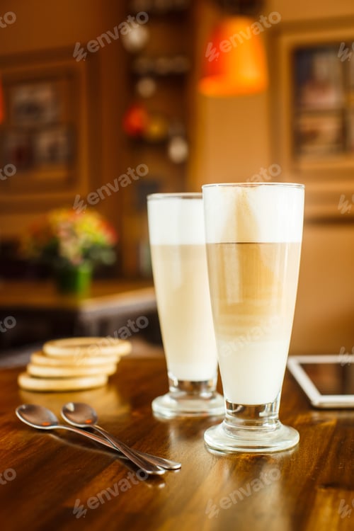 Preview: 2 latte on a wooden table