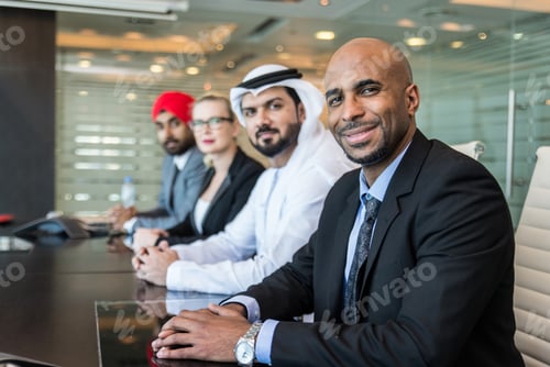 Preview: Business team in Dubai