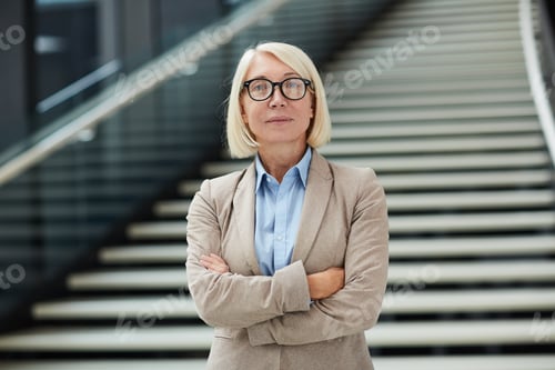 Preview: Mature director