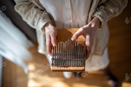 Preview: Improvising on ethnic percussion instrument kalimba, sound therapy, relaxation and meditation
