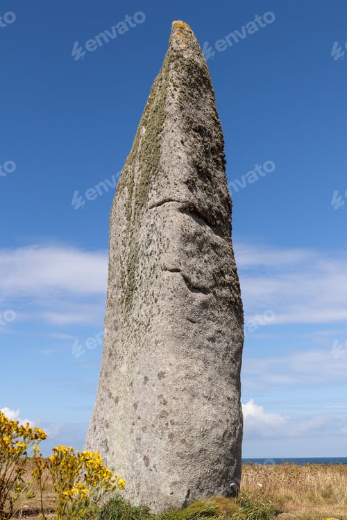 Preview: Menhir Cam Louis - megalithic monument in Brittany