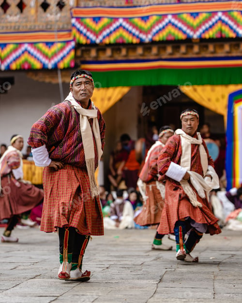 Preview: Bhutanese dancer in traditional dress performs at the Tshechu festival in Punakha.