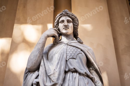 Preview: Statue of a woman in Frankfurt, Germany