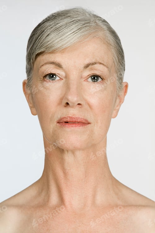 Preview: Elegant senior woman with a confident gaze