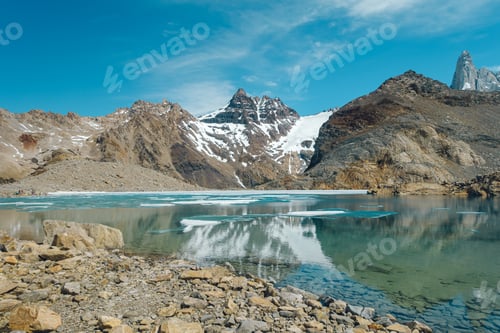 Preview: stunting view of the FitzRoy mountain in el chalten patagonia argentina