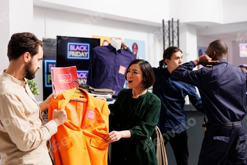 Preview: Shoppers fighting over clothes