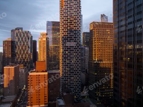 Preview: Manhattan skyscrapers in the evening
