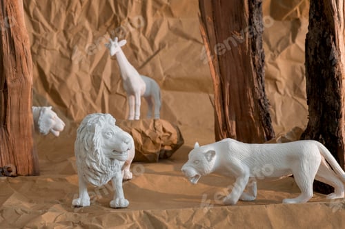 Preview: The front view animals composition