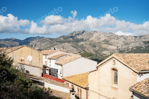 Preview: Guadalest is beautiful Spanish village, embraced majestic mountains and buildings