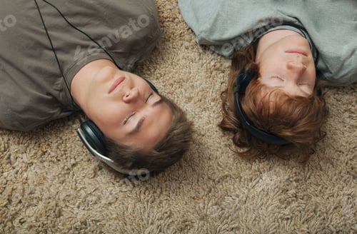 Preview: Boys listening to music