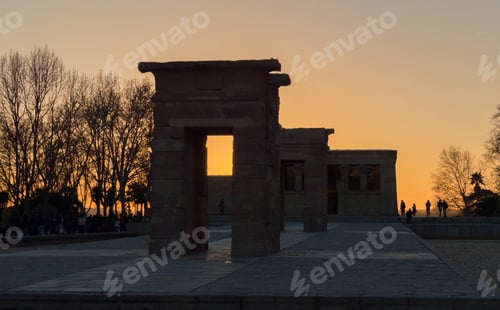 Preview: Silhouette of the lookout at the Temple of Debod (Mirador del Templo de Debod) on the sunset