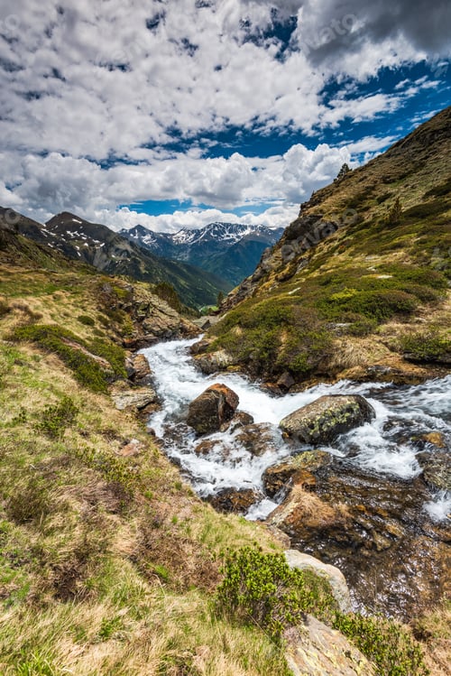 Preview: Cristal clear water in Pyrenees stream