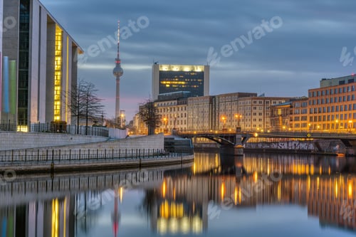 Preview: Dawn at the river Spree in Berlin