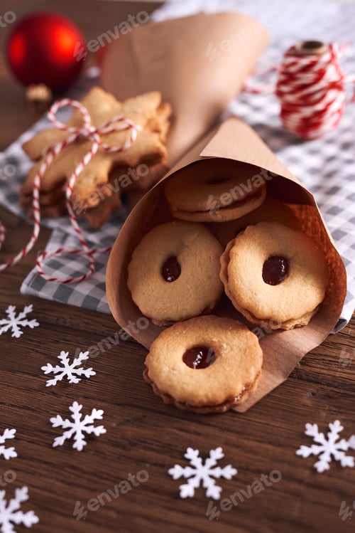 Preview: Tasty cookies with marmalade for Christmas