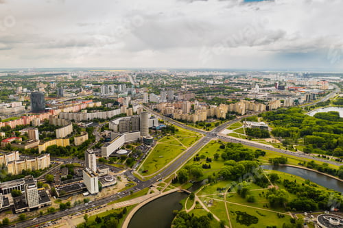Preview: Top view of the victory Park in Minsk and the Svisloch river.A bird's-eye view of the city of