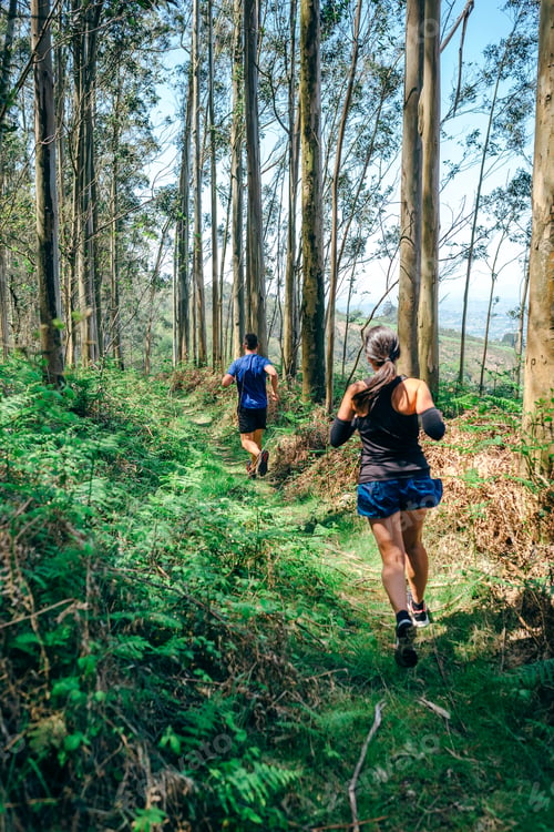 Preview: Young woman and man doing trail