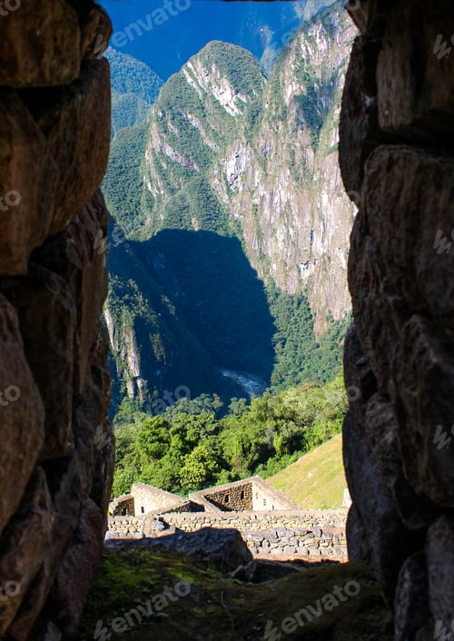 Preview: Inca window
