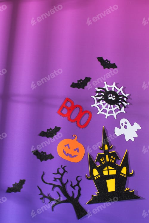 Preview: Halloween background on purple background