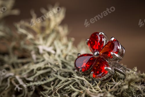 Preview: Ring with red stone