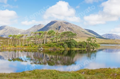 Preview: Derryclare Lough in Ireland