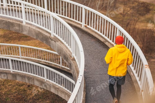 Preview: Man jogging