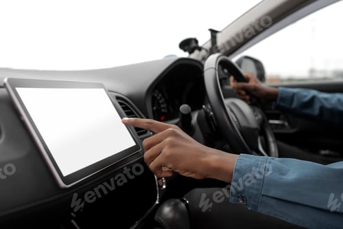 Preview: Blank tablet screen in a self-driving