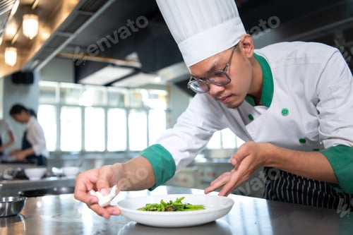 Preview: This is the chef's meticulousness, his attention to every detail. That is the deliciousness secret.