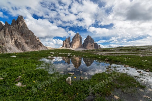 Preview: Beautiful mountain landscape in the Dolomites in Italy