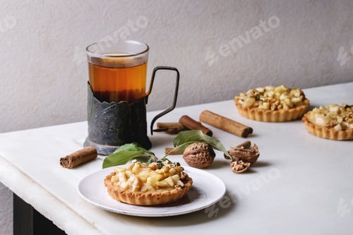 Preview: Apple Tarts with Tea and Cinnamon Sticks