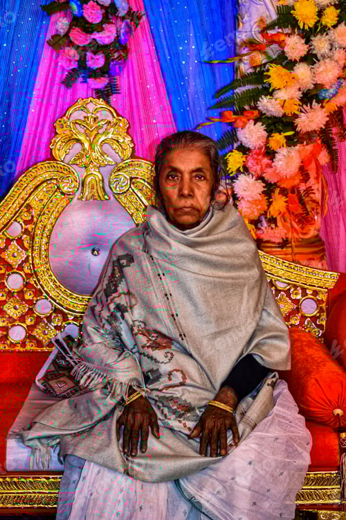 Preview: Elderly Indian woman