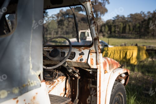 Preview: Rusty old abandoned car on a farm