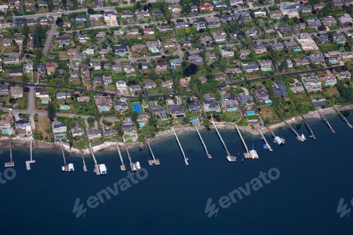 Preview: Aerial view on the luxury homes in Deep Cove