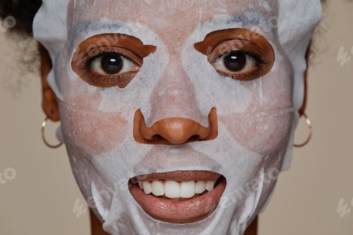 Preview: Smiling Woman with Beauty Mask Close Up