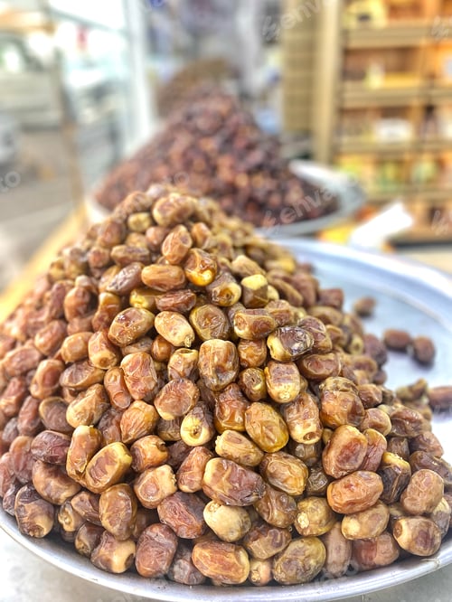 Preview: Fresh nutritious local dates
