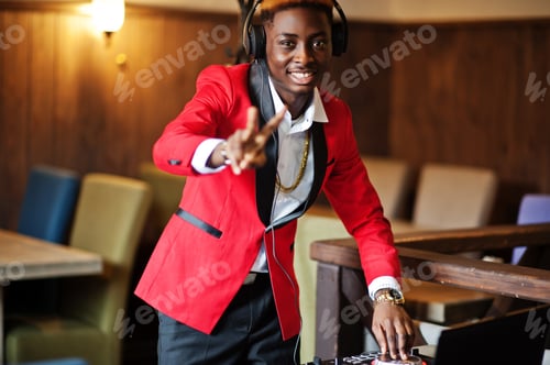 Preview: Fashion african american man model at red suit