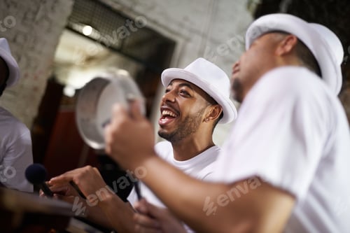 Preview: Feel the rhythm of the carnival