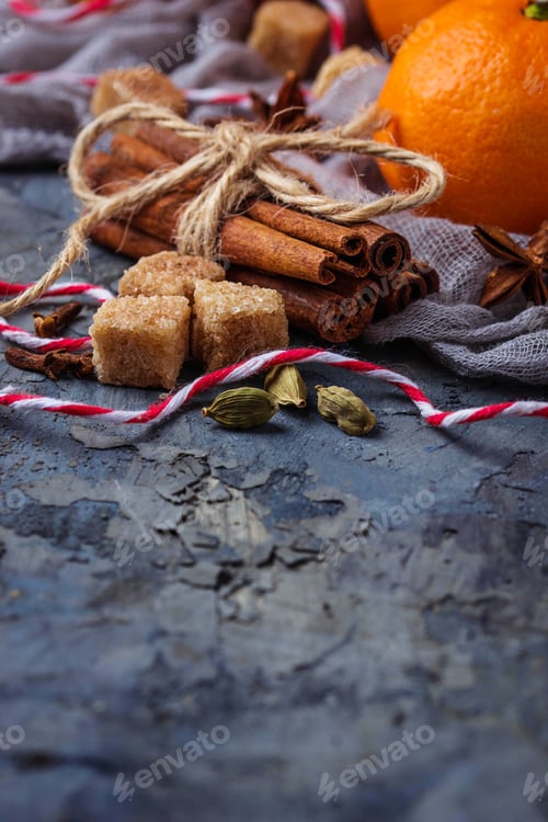 Preview: Christmas spices and orange tangerines