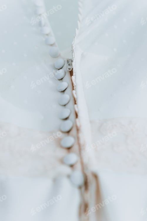 Preview: Beautiful white wedding dress