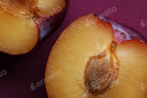 Preview: Macro plums