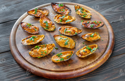 Preview: Baked mussels stuffed with cheese