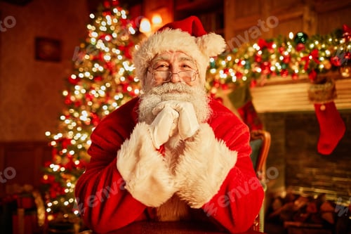 Preview: Portrait Of Traditional Santa Claus On Christmas