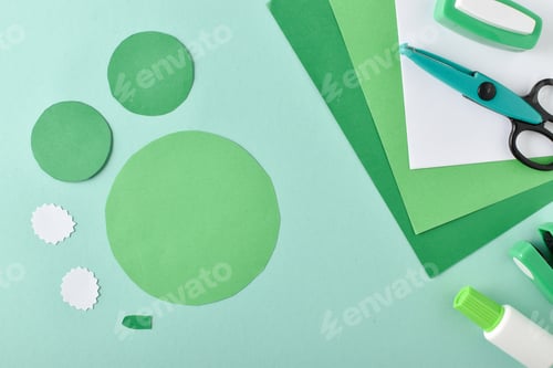 Preview: DIY turtle. Step-by-step instructions. a craft made of colored paper.