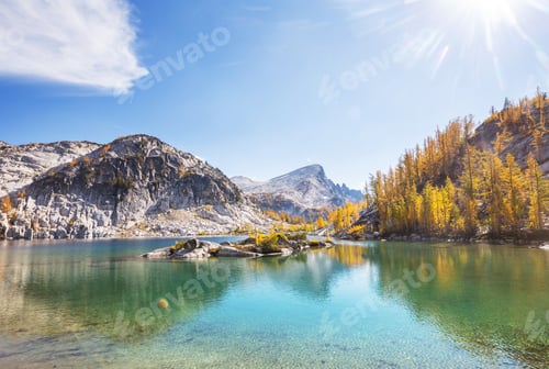 Preview: Alpine lake