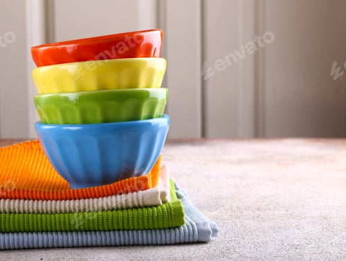 Preview: Colored Bowls Utensils