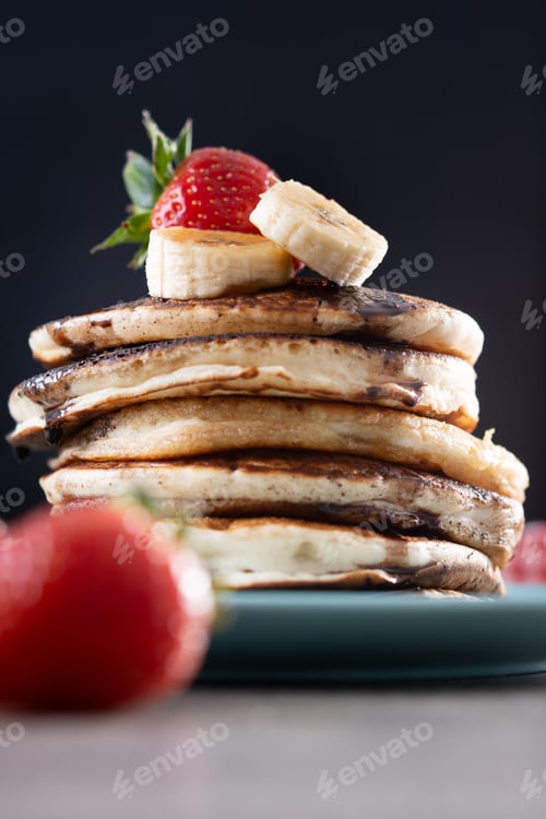 Preview: Pancakes with chocolate and fruit