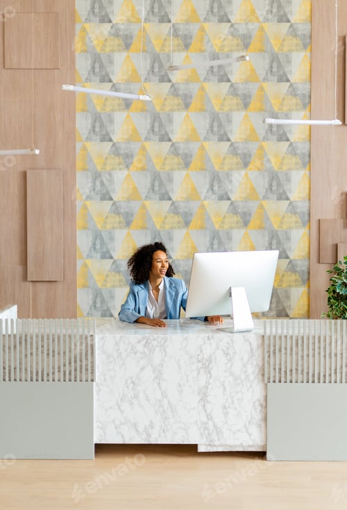 Preview: Beautiful adult businesswoman portrait in the office